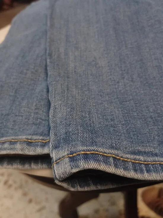 Old Navy Women's Blue Jeans Size 12 - Picture 5 of 6